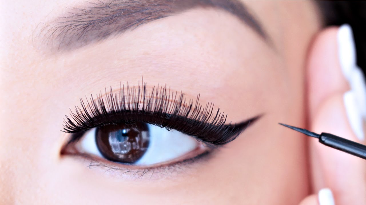 classic black eyelner - 10 Eyeliner Styles for Beginners - Step By Step Tutorial with Images