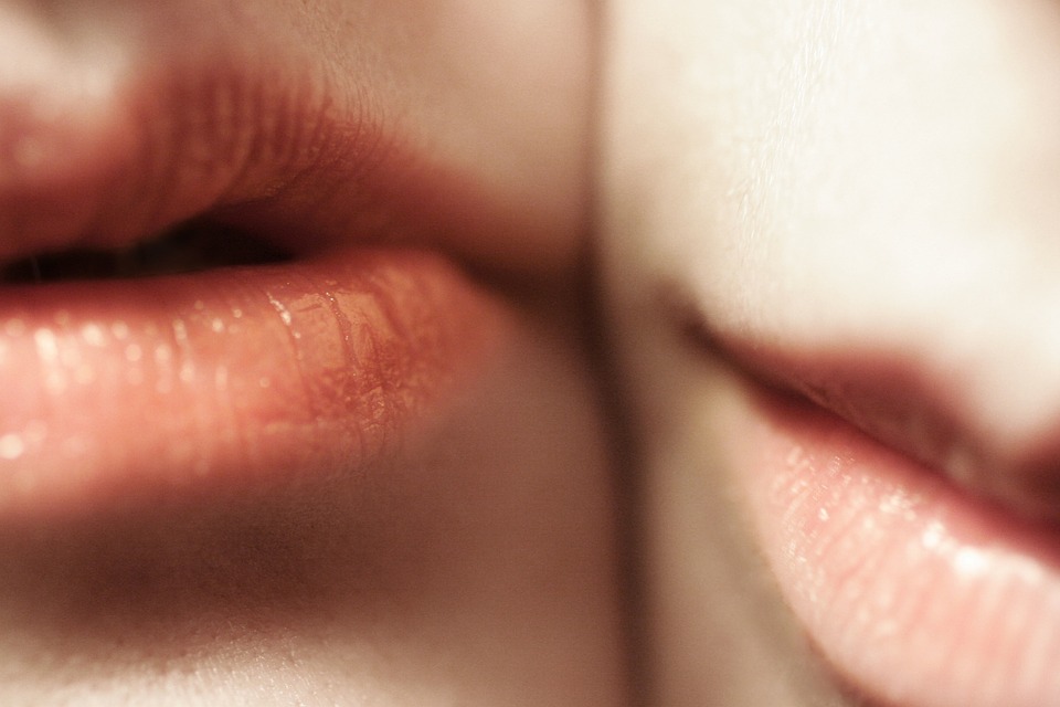 LIP GLOSSES TO STOCK THIS SEASON - Top 15 Popular Lip Gloss for Cosmo Girls to Stock this Season