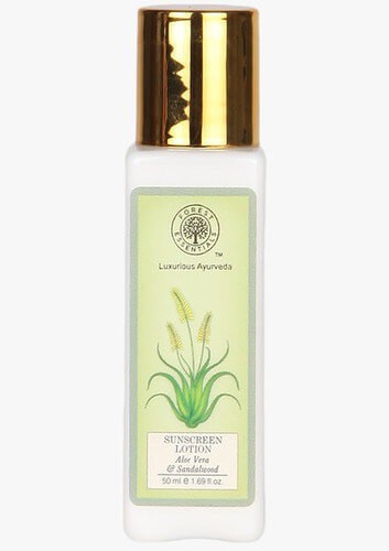 Forest Essentials Sunscreen Lotion with Aloe vera and sandalwood - 11 Best High SPF Sunscreen Lotions of 2019 for Indian Summers with Price & Reviews