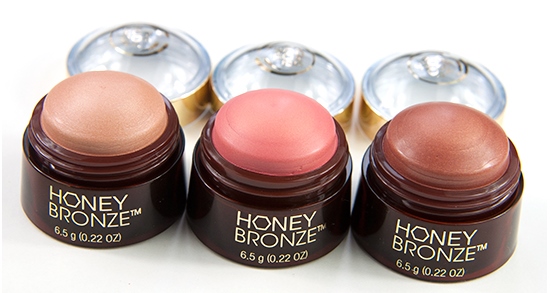 The Body Shop Honey Bronze Highlighting Dome Bronze - 11 Best Highlighters in 2018 for Indian Skin Tones with Reviews & Price