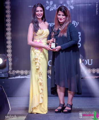 Anju Lamba Best International Celebrity makeup artist 348x420 - Glam Pro Beauty & Wellness Awards 2018 - Celebrity Presenter Actress Kriti Kharbanda and TV Superstar Manish Goel