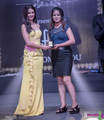 Charanjeet Kaur Most Promising Makeup artist 364x420 - Glam Pro Beauty & Wellness Awards 2018 - Celebrity Presenter Actress Kriti Kharbanda and TV Superstar Manish Goel