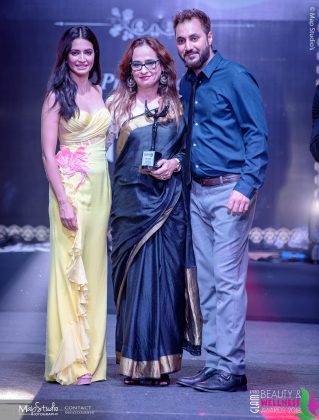 JD Best Hair Makeup salon 319x420 - Glam Pro Beauty & Wellness Awards 2018 - Celebrity Presenter Actress Kriti Kharbanda and TV Superstar Manish Goel