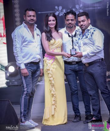 MAPS6374 352x420 - Glam Pro Beauty & Wellness Awards 2018 - Celebrity Presenter Actress Kriti Kharbanda and TV Superstar Manish Goel