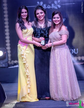 Monka Gunjan Best Designer South Delhi 325x420 - Glam Pro Beauty & Wellness Awards 2018 - Celebrity Presenter Actress Kriti Kharbanda and TV Superstar Manish Goel