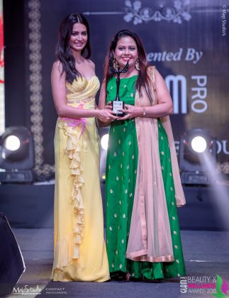 Prajna Paramita Parida Best Bridal party makeup artist 323x420 - Glam Pro Beauty & Wellness Awards 2018 - Celebrity Presenter Actress Kriti Kharbanda and TV Superstar Manish Goel