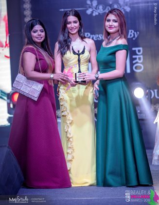 Sim Sona Best Bridal Makeup artist 1 327x420 - Glam Pro Beauty & Wellness Awards 2018 - Celebrity Presenter Actress Kriti Kharbanda and TV Superstar Manish Goel